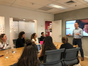 Toubia talks with young people about the future of cultivated meat.