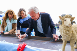 Signing the beam