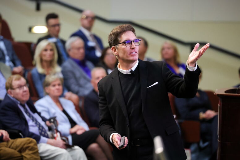 Jason Kilar (ABJM, BSBA ’93) speaks at the 2025 Weatherspoon Lecture.